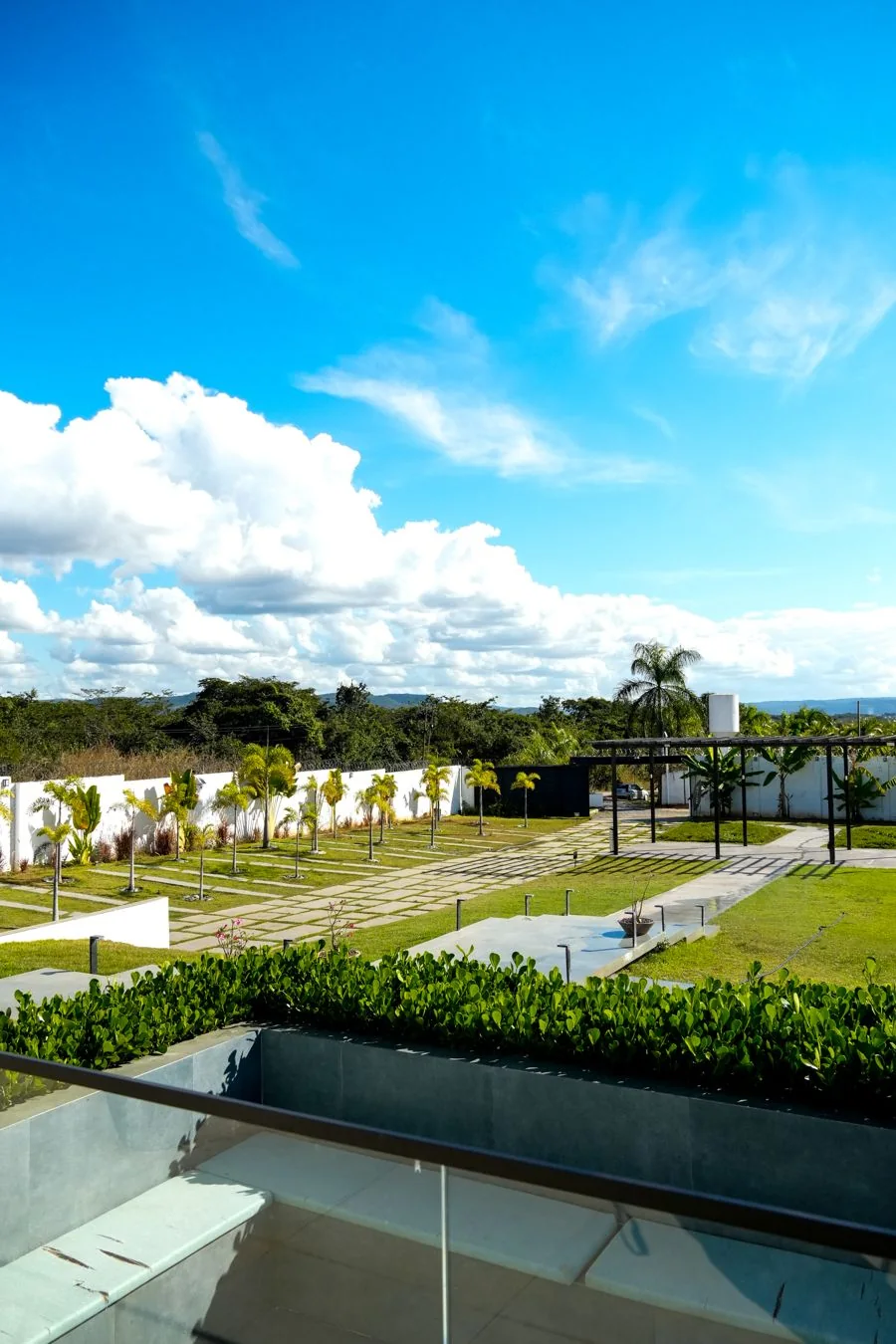 Jardim e área externa do espaço